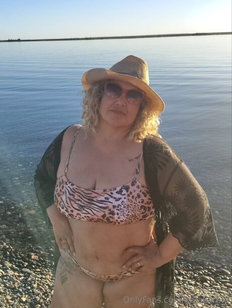 乳首オーガズム オンリーファンズ 無料ポルノ 写真