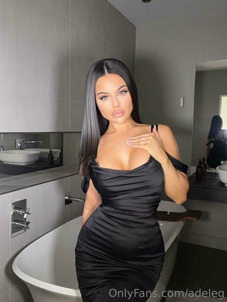 Adele grisoni アート女優 写真