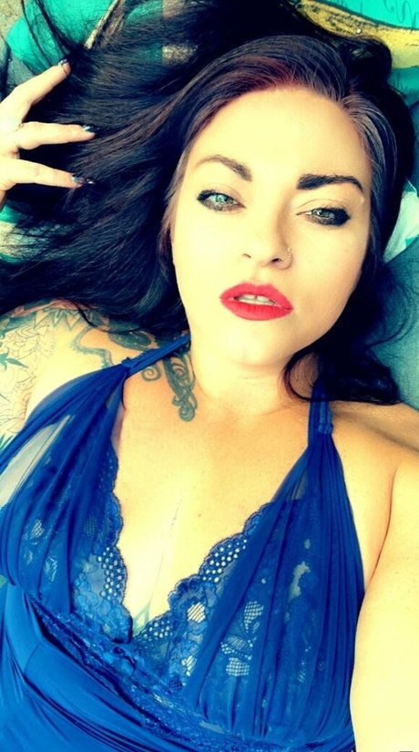 ゲイ男性オンリーファンズ セクシーヌード 写真