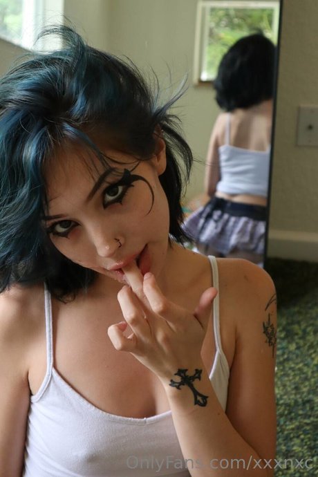 赤毛の痩せたオンリーファンズ 素敵 画像