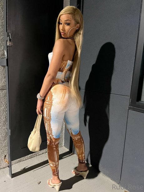 ティーンエボニーオンリーファンズ 美しいポルノ 写真