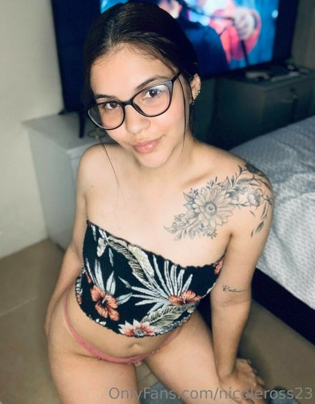 ぽっちゃりファックオンリーファンズ 無料 写真