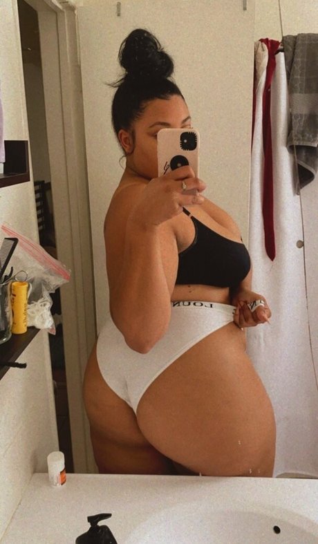 指マン 潮吹き オンリーファンズ ポルノ 画像