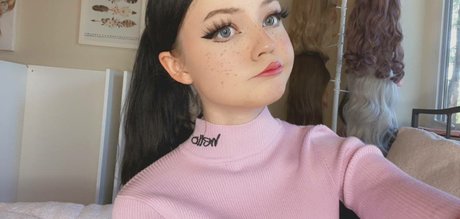 金髪オナニーオンリーファンズ えろた 写真