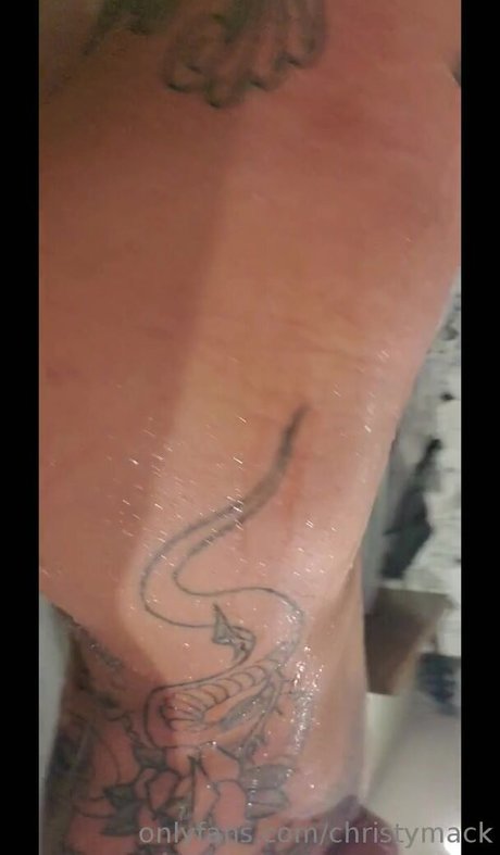 巨乳カップルオンリーファンズ 無料 画像