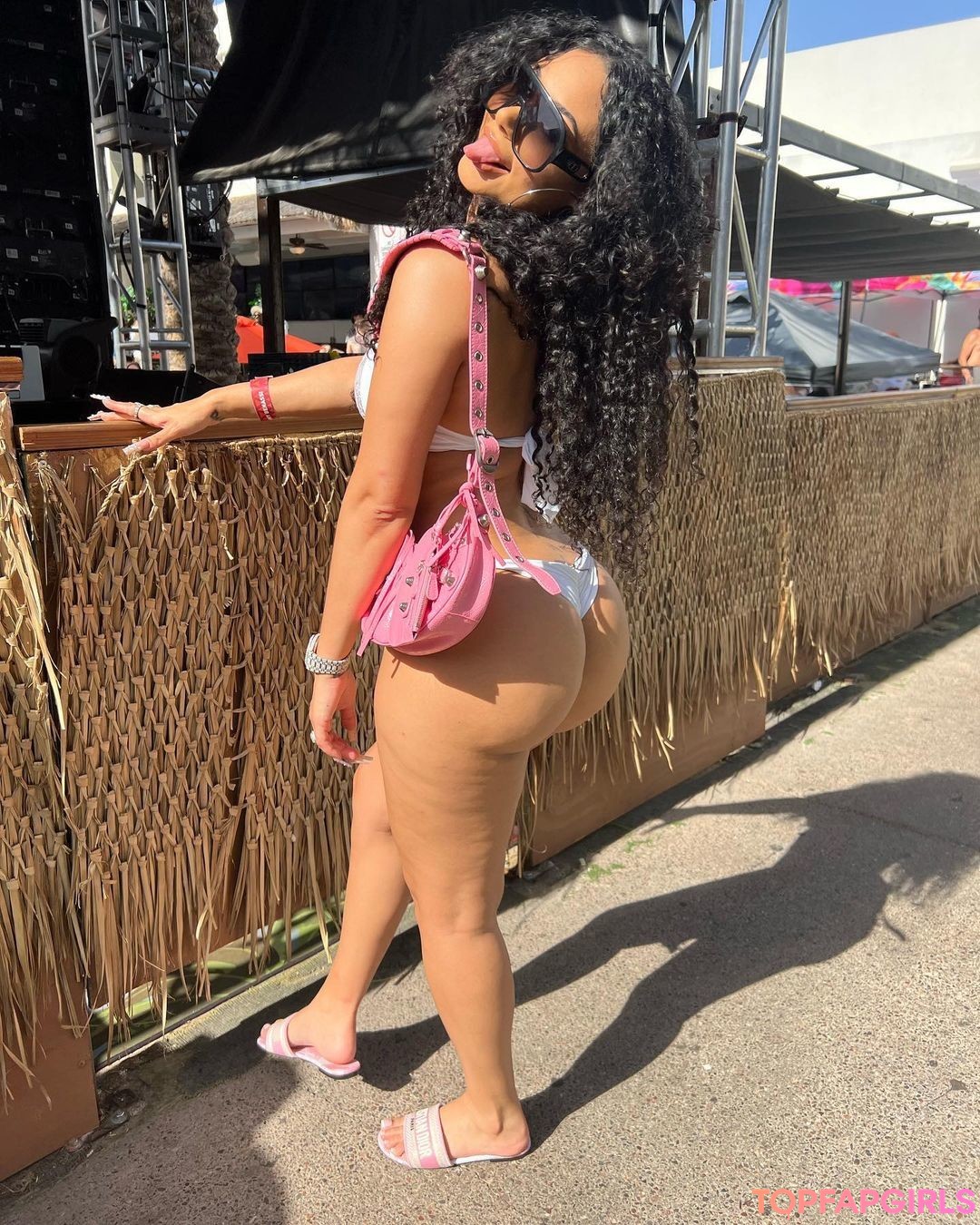 巨尻オンリーファン えろた ギャラリー