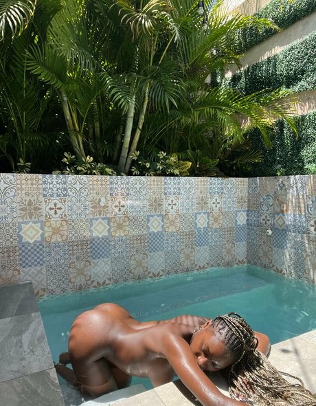 妊娠中のオンリーファンズ ポルノ アーカイブ