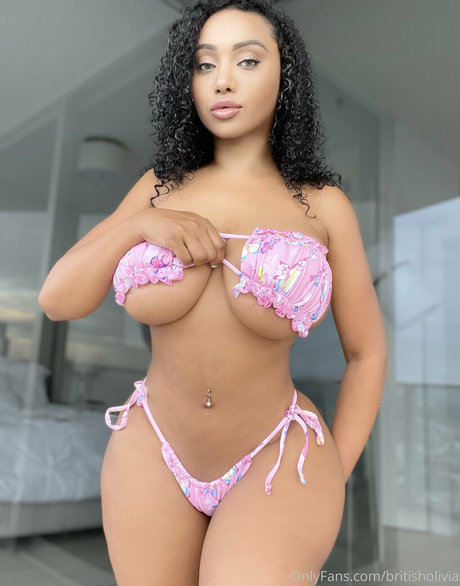 大きなプッシー唇オンリーファンズ ポルノ 画像