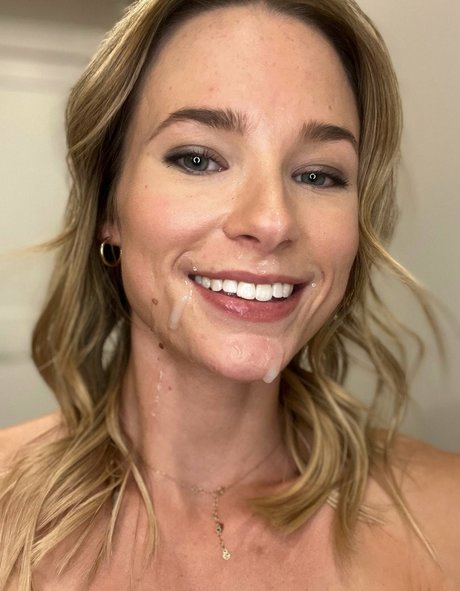 巨乳カップルオンリーファンズ えろた ギャラリー