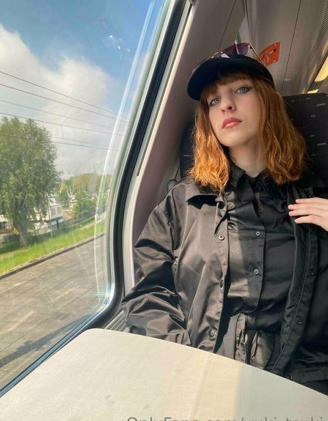 黒髪の熟女オンリーファンズ ホット ギャラリー