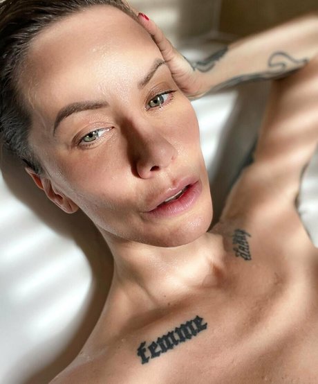 ビキニプリンセスオンリーファンズ アートヌード 画像