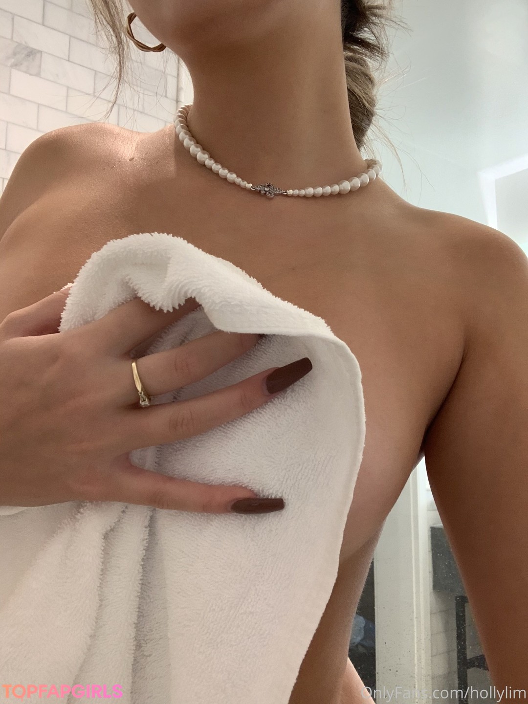 セクシーなブルネットのオンリーファンズ ポルノ 写真