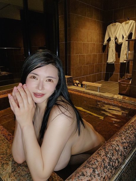 毛深いアジア人オンリーファンズ 無料セクシー 写真