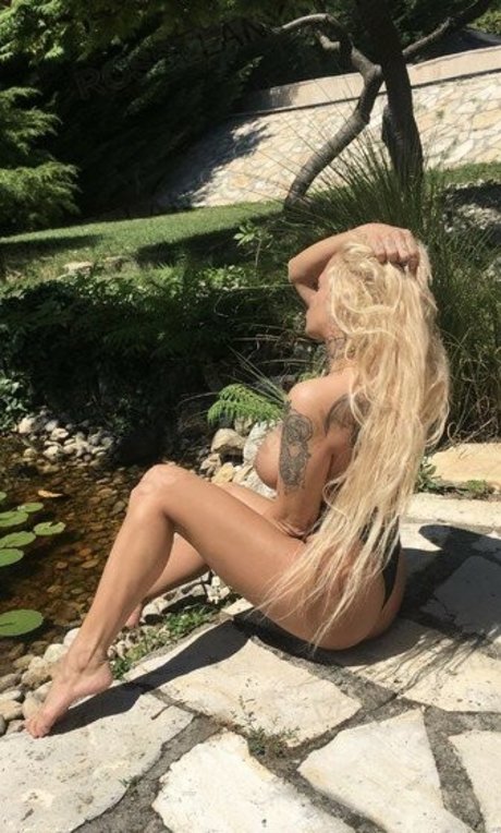 ニューハーフオンリーファン ホットxxx 写真