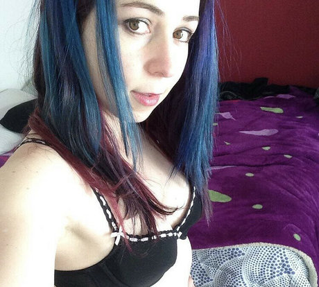 Litzia Moon ポルノスター 裸 写真