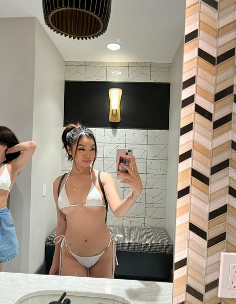 アジア人ニューハーフオンリーファンズ ヌード ギャラリー