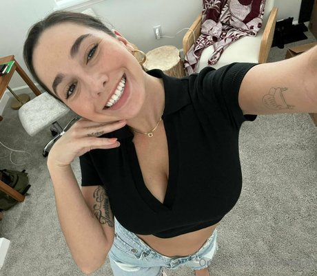 Karlee Grey 写真集