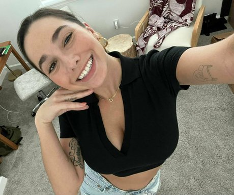 Karlee Grey 素敵なポルノスター ギャラリー