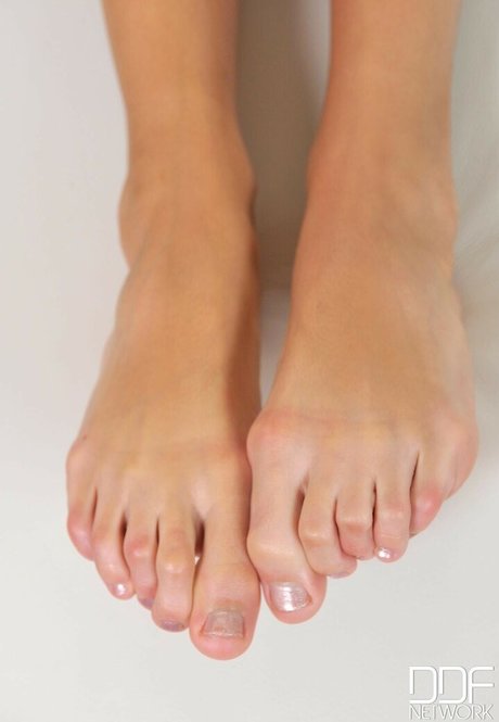 太った足のオンリーファンズ アダルト 写真