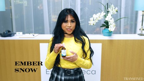 Ember Snow 独占女優 写真