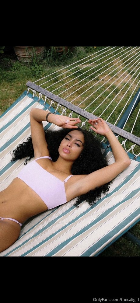 Undercover freak ヌード女優 ギャラリー