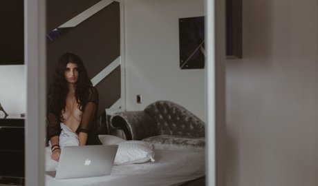 ティーンウェブカメラオンリーファンズ ヌード 画像