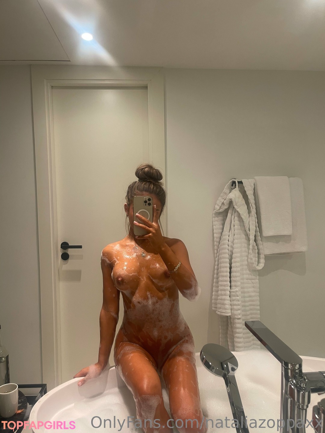 Natalia Zoppa ヌードモデル 画像