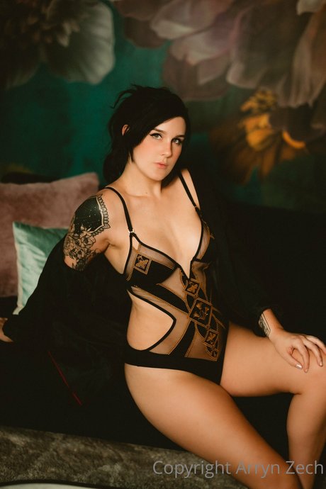 Arryn Zech 素敵なポルノスター 写真