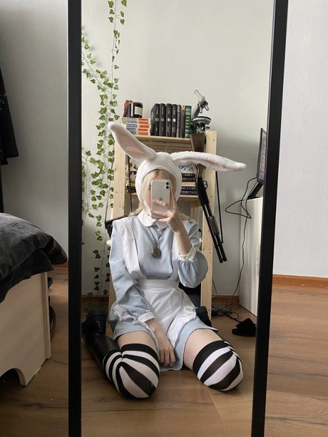 Allotropp スター 裸 写真