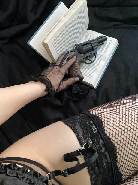 Allotropp ポルノスター ヌード 写真