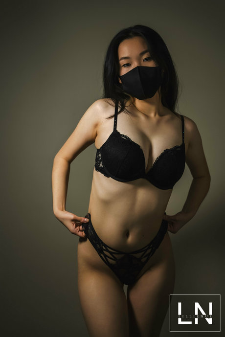 lillienue ポルノスター セクシー 写真