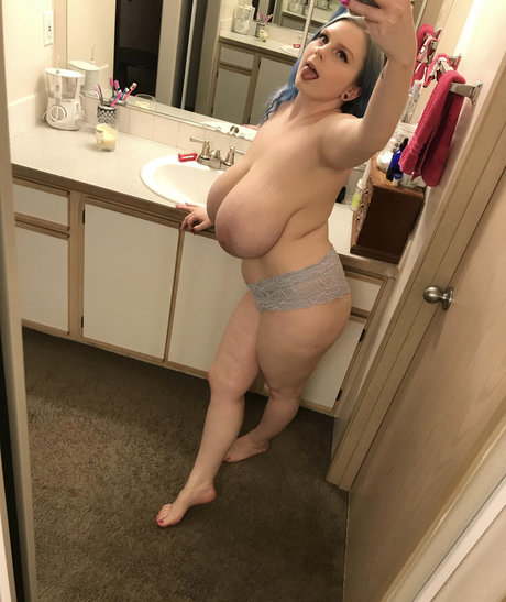 フィットネスコーチオンリーファンズ ポルノ 画像