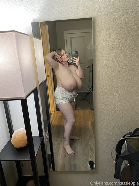 ストリップショー オンリーファンズ 無料裸 ギャラリー