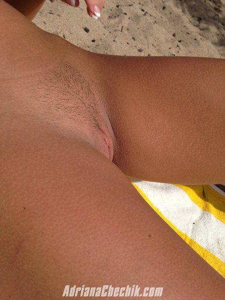 Adriana Chechik 写真集