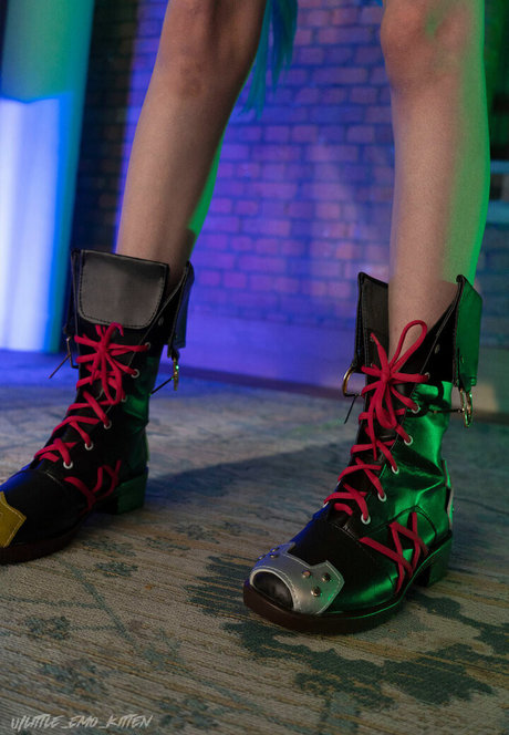 茶色の目のキティオンリーファンズ エロチック 写真