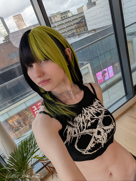 ミラーセルフィーオンリーファンズ 無料xxx ギャラリー