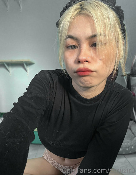 emiiziru 美しいモデル 写真