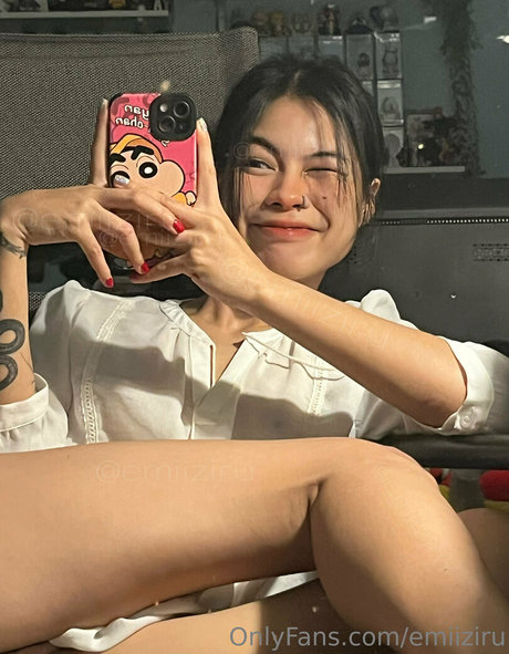 emiiziru ヌードモデル ギャラリー