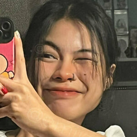 emiiziru ポルノスター 写真