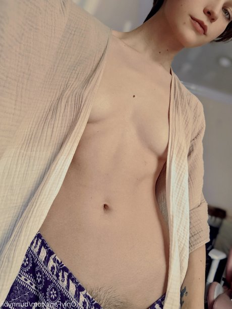 ティーンランジェリーオンリーファンズ 美しいポルノ 写真