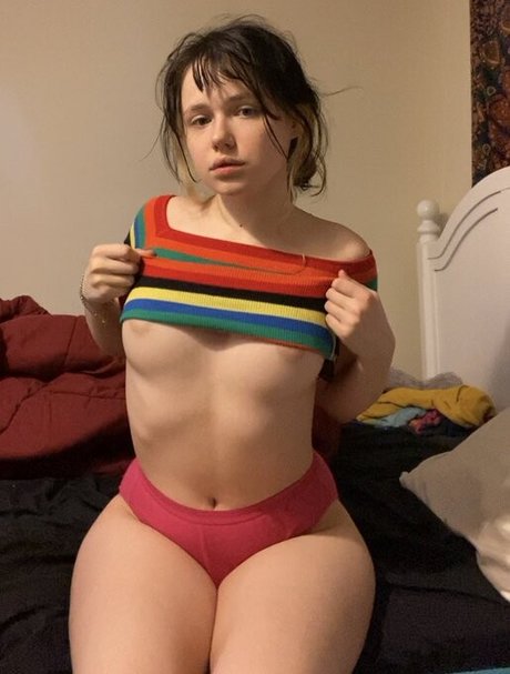 軍事オンリーファンズ 美しい裸 画像