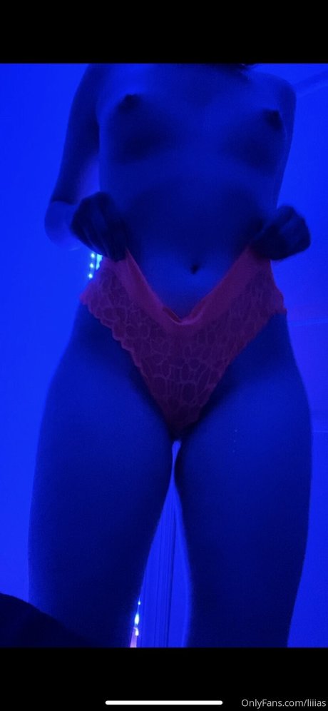 金髪の顔射オンリーファンズ ホットセックス 写真