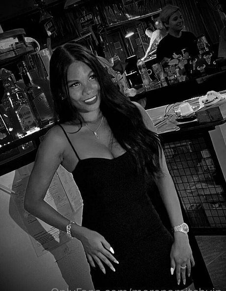 おばあちゃんの熟女オンリーファンズ 美しいポルノ 写真