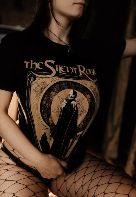 ボディビルダーヌードオンリーファンズ トップ 写真