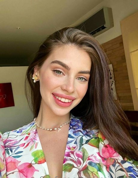 濃厚なヌードオンリーファンズ 美しいxxx 画像