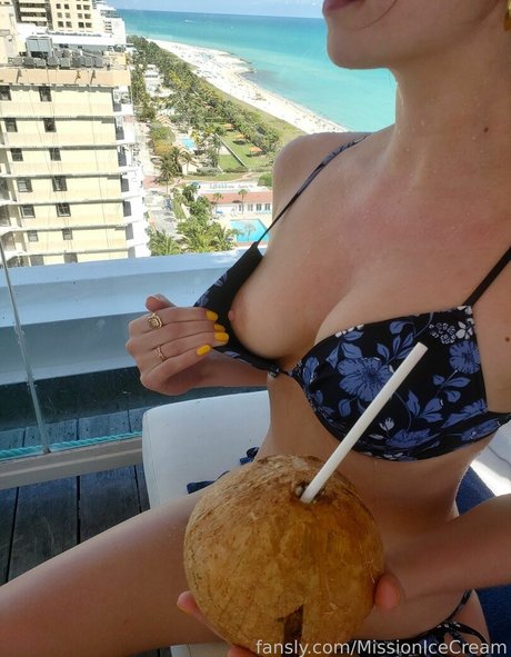 かわいいアナルオンリーファンズ ホット裸 写真