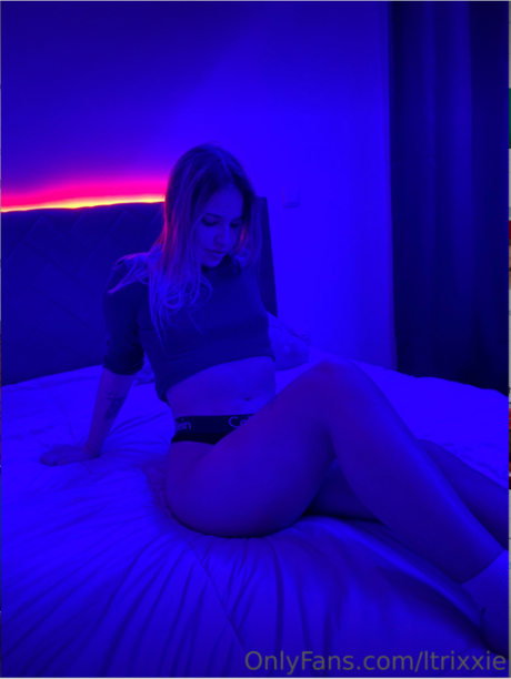 ltrixxie ポルノスター 写真