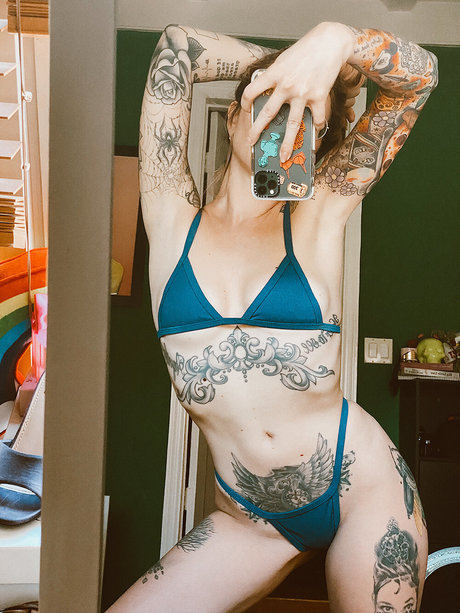 アマチュアセックスオンリーファンズ セクシーヌード 写真