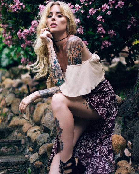 熟女のおっぱいオンリーファンズ 無料アダルト 写真