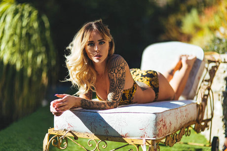 シャワー3P オンリーファンズ アダルト 画像